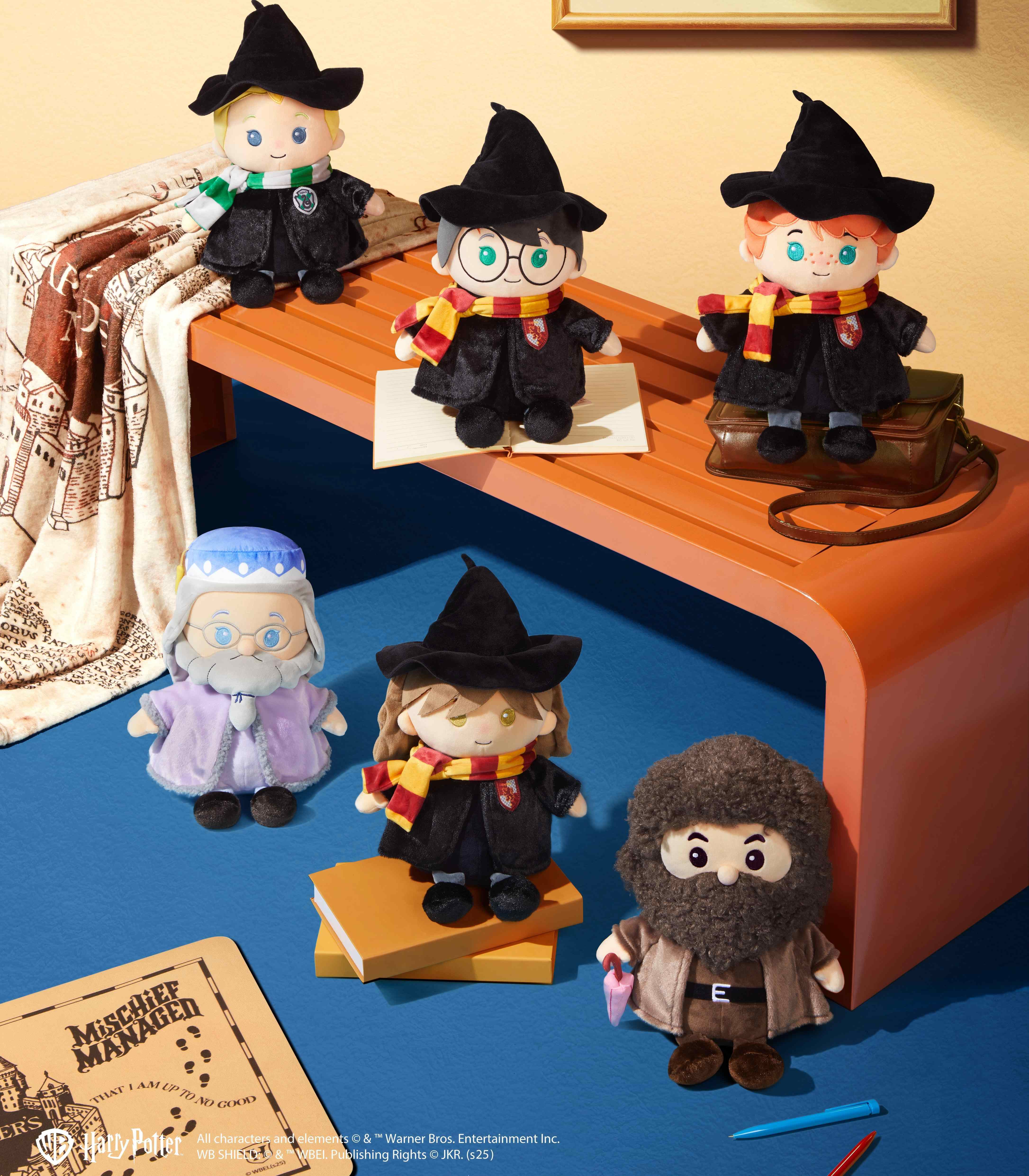 10号魔法袍坐姿公仔